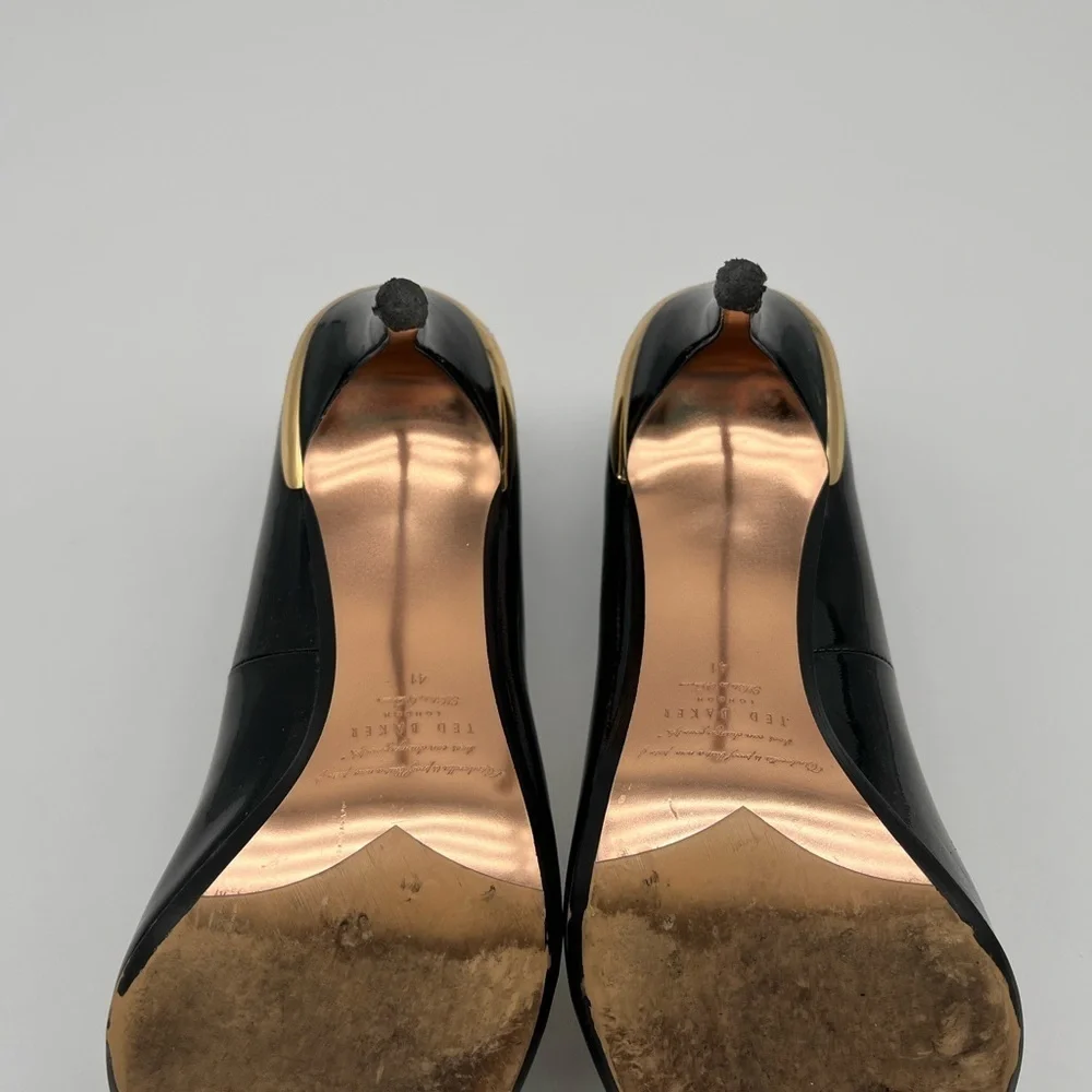 Ted Baker London Black Patent Leather Gold Bow Heels Women Size 41/10.5 BLEMISH